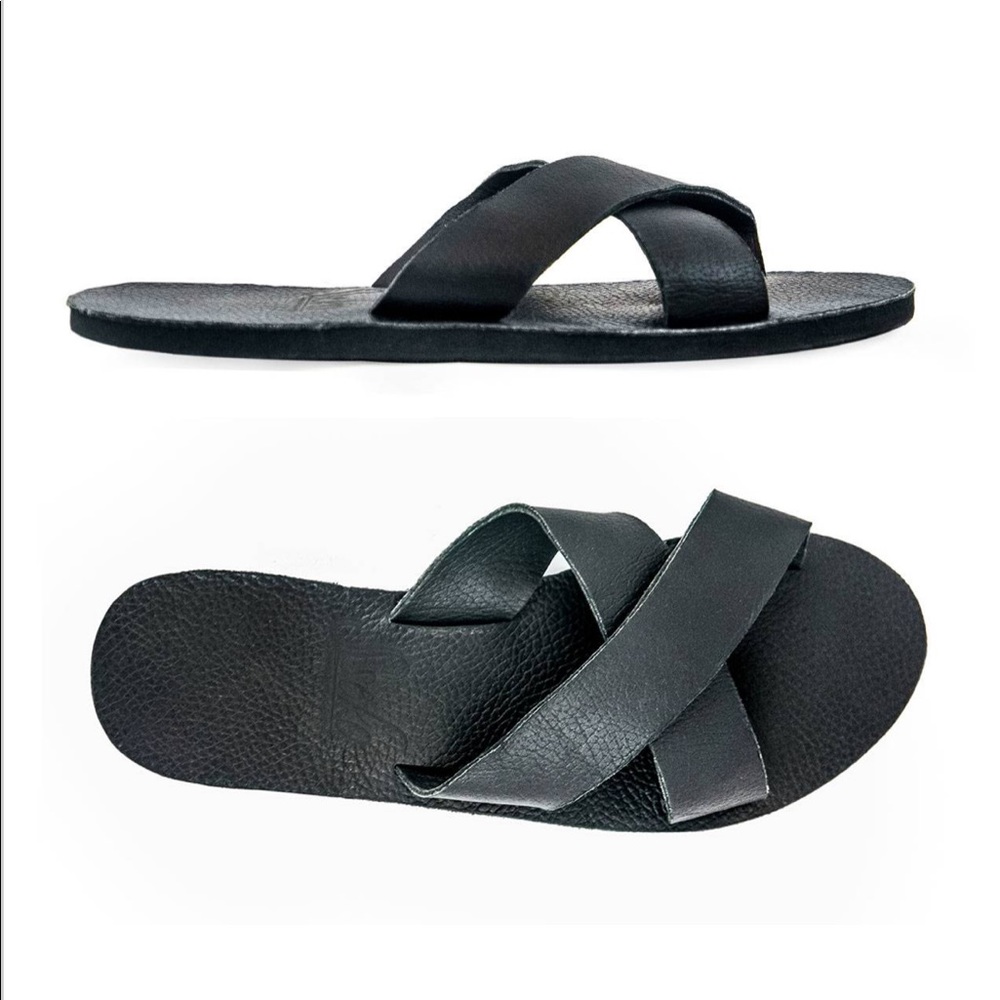 Sseko Crossover Slides in Black